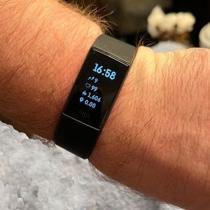 UNISEX FITBIT CHARGE ACTIVITY CHARGER 3 IN BLACK